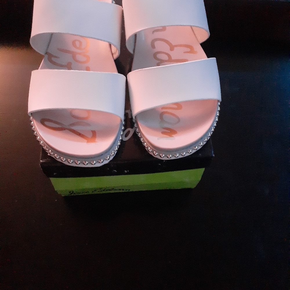 Sandals - Picture 2 of 4